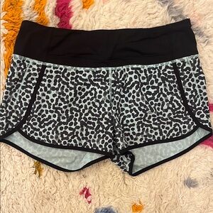Lululemon 4 Inch Speed Up shorts